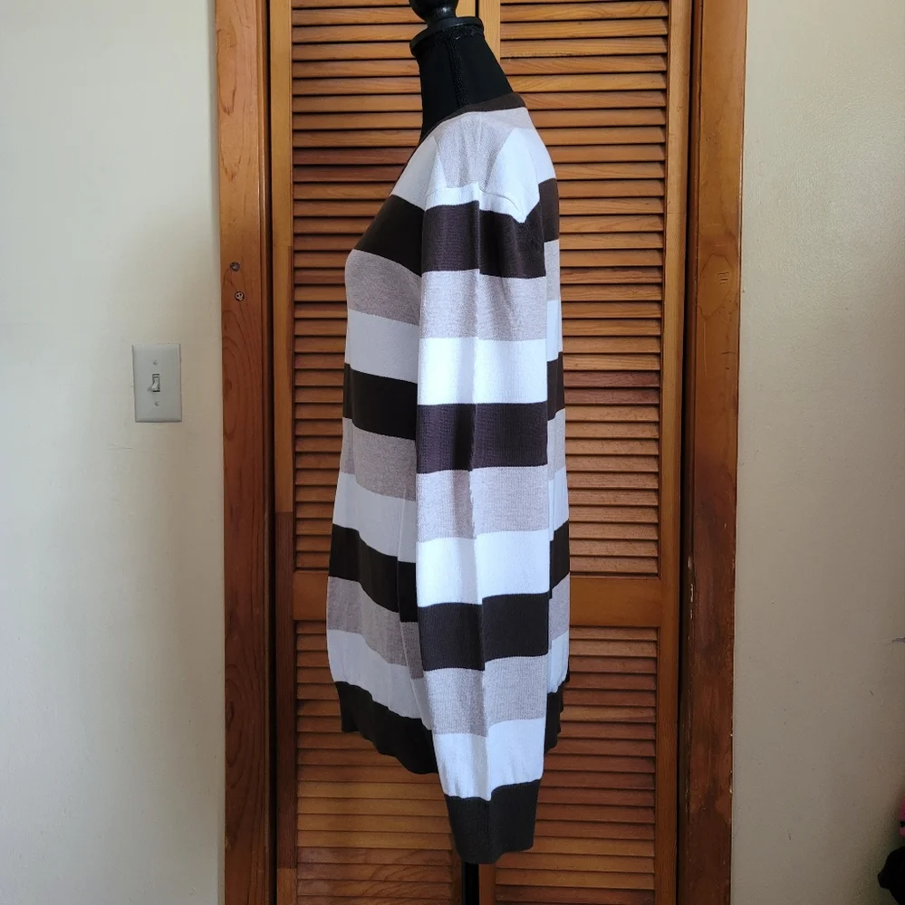 NWOT Old Navy Men's V Neck Sweater Size XL - Picture 2 of 4